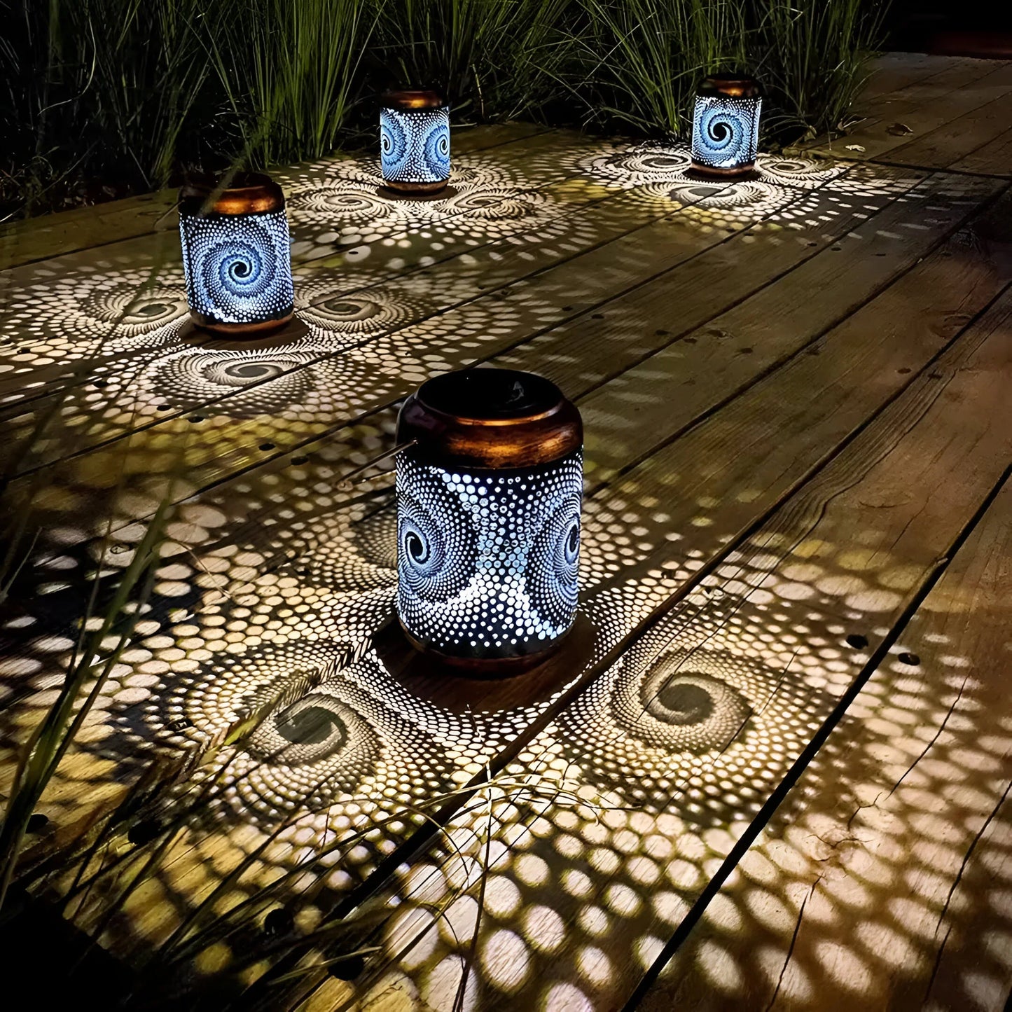 Solar Garden Lantern with Artistic Light Patterns