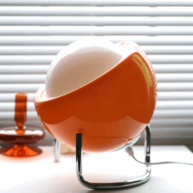 Retro Nordic Desk Lamp with USB Charging Port