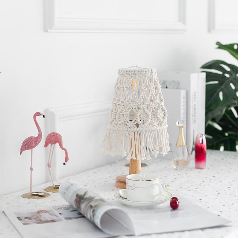 FeatherGlow Chrome Table Lamp with Unique Feather Design