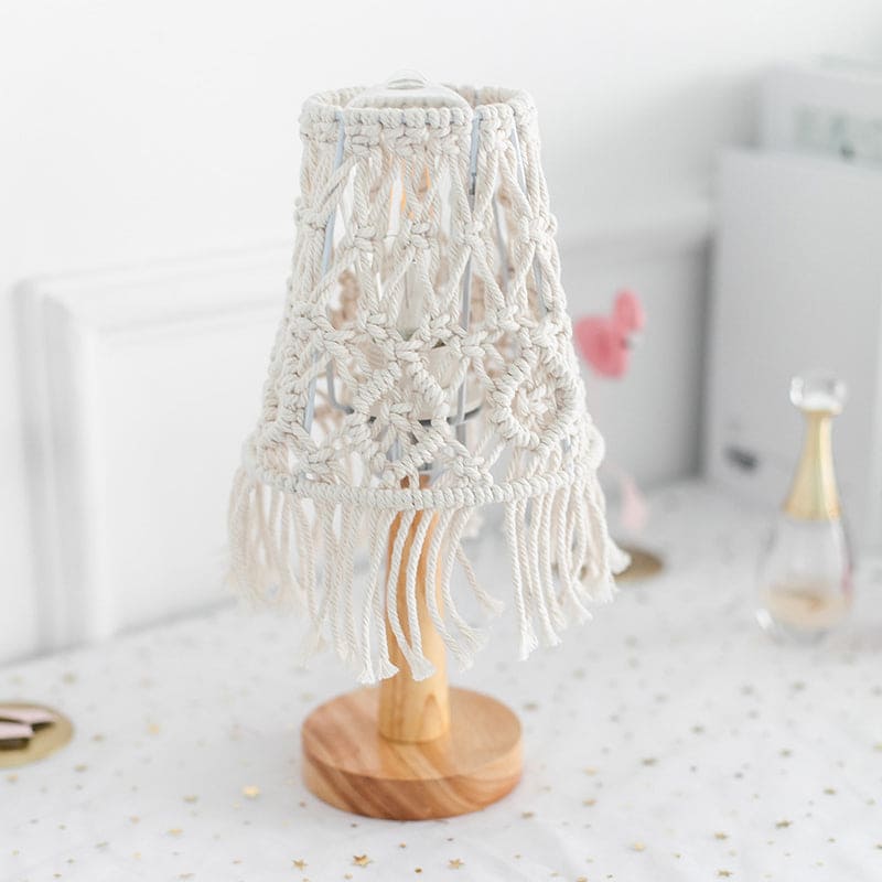 FeatherGlow Chrome Table Lamp with Unique Feather Design
