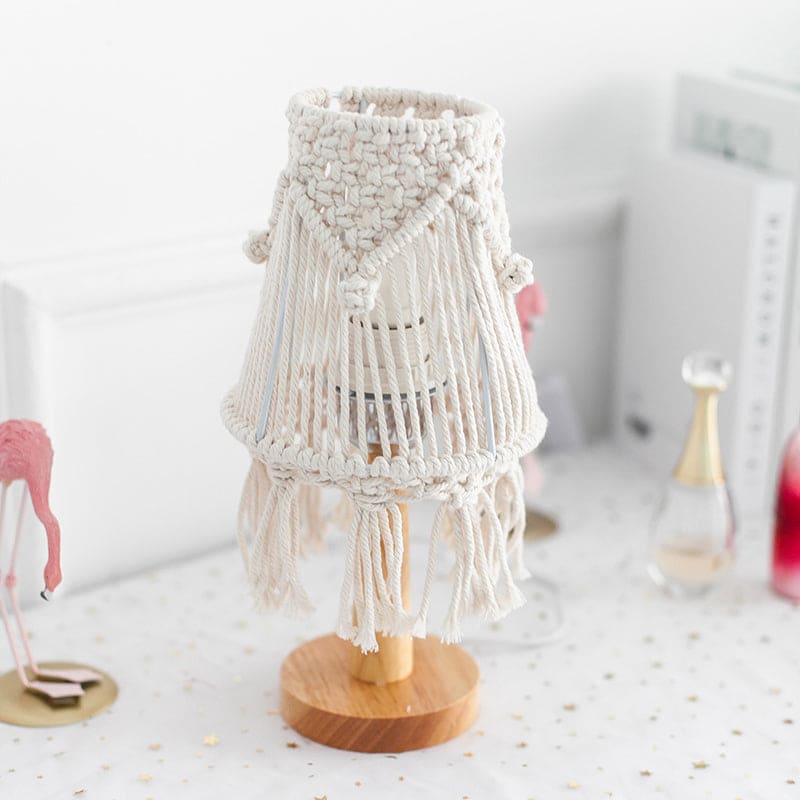 FeatherGlow Chrome Table Lamp with Unique Feather Design