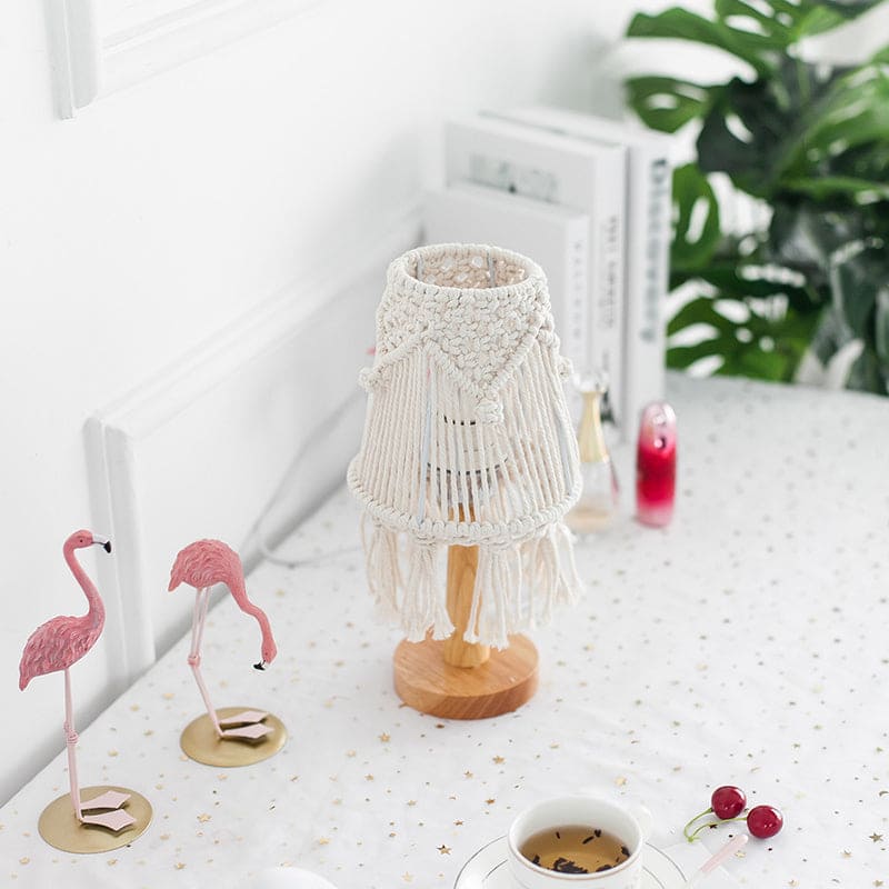 FeatherGlow Chrome Table Lamp with Unique Feather Design