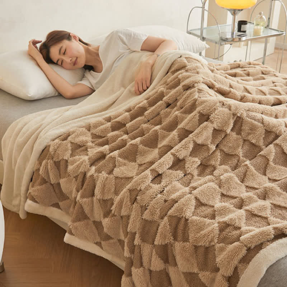 Soft Microfiber Diamond Pattern Comfort Blanket