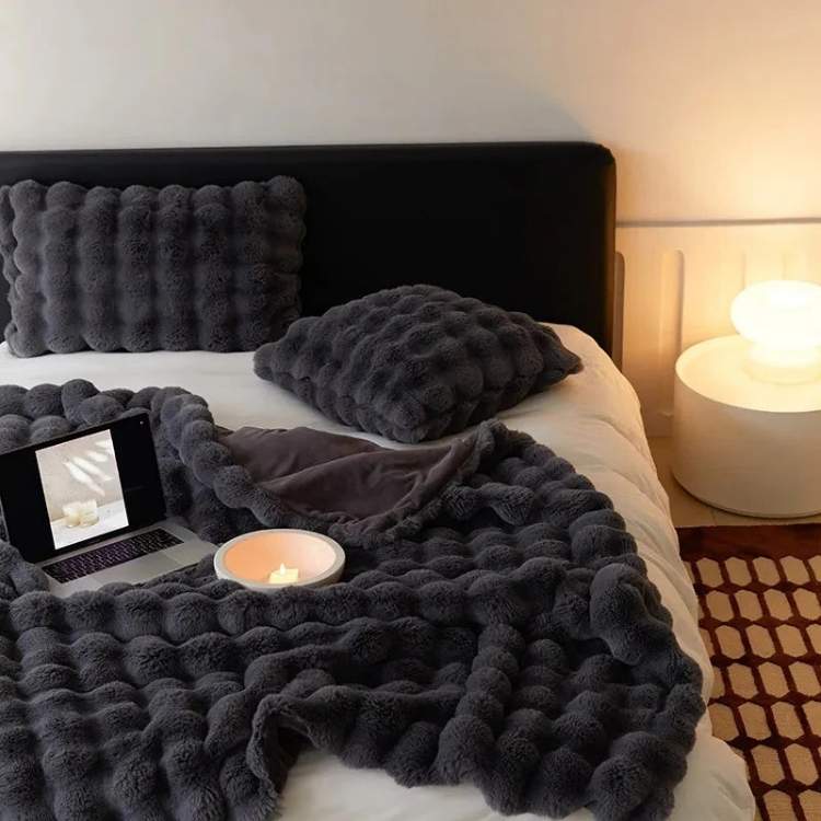 Faux Fur Weighted Throw Blanket for Cozy Comfort