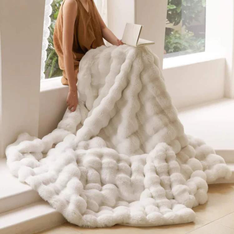Faux Fur Weighted Throw Blanket for Cozy Comfort