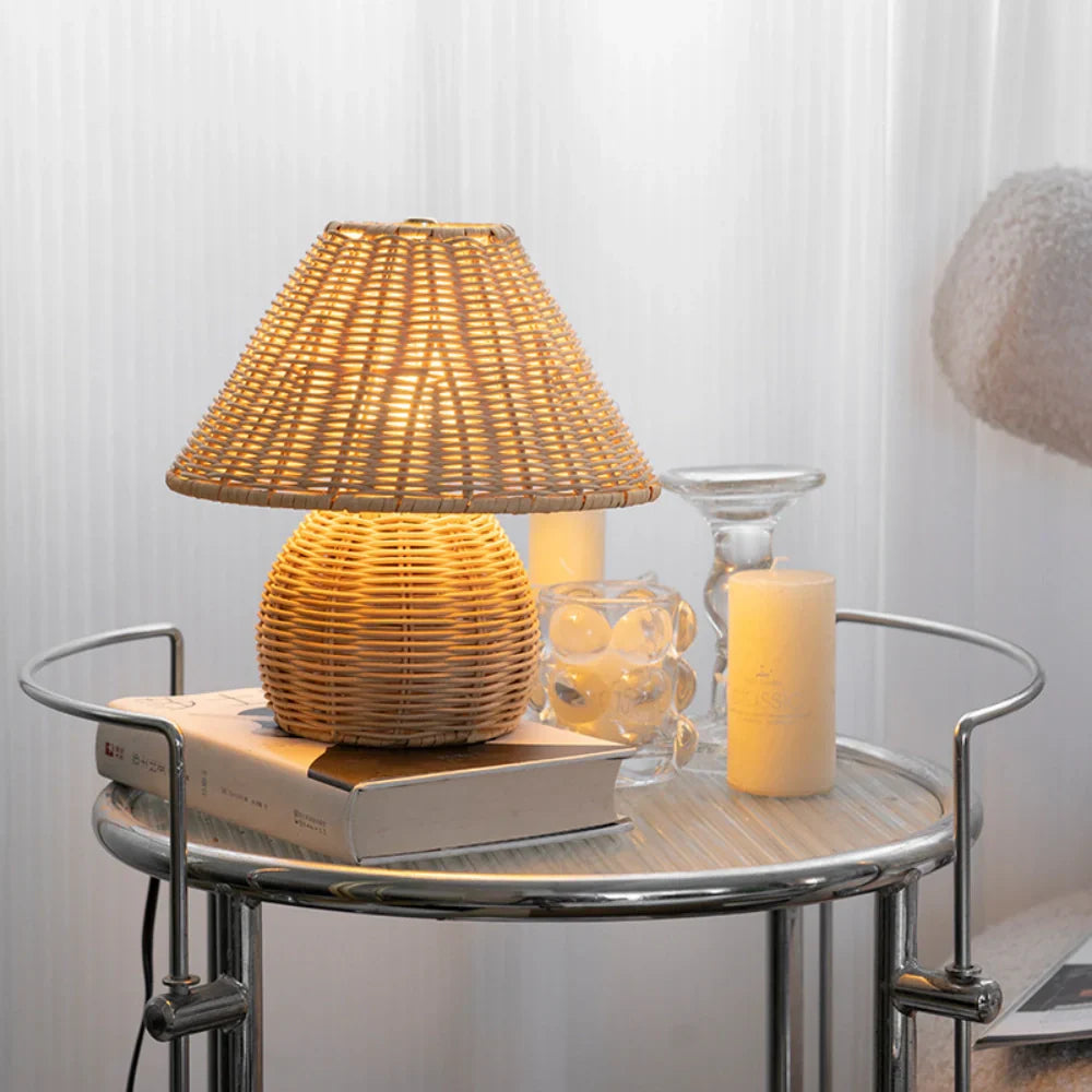 Eco-Friendly Bamboo Table Lamp - Minimalist Design