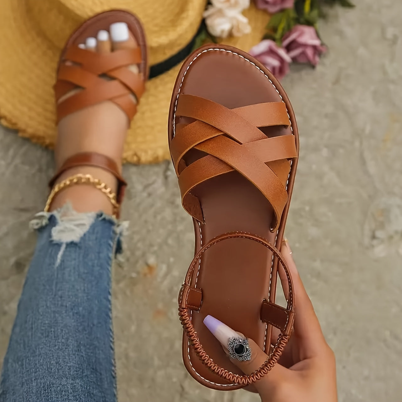 Elegant Crisscross Strap Women's Flat Sandals
