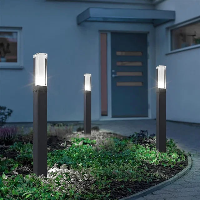 Elegant Solar Post Light with Automatic Dusk-to-Dawn LED Illumination