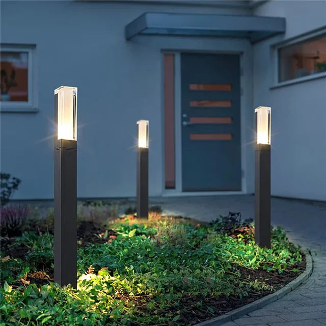Elegant Solar Post Light with Automatic Dusk-to-Dawn LED Illumination