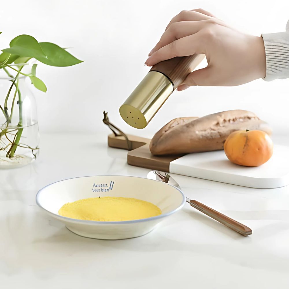 Wooden Spice Grinder with Adjustable Coarseness