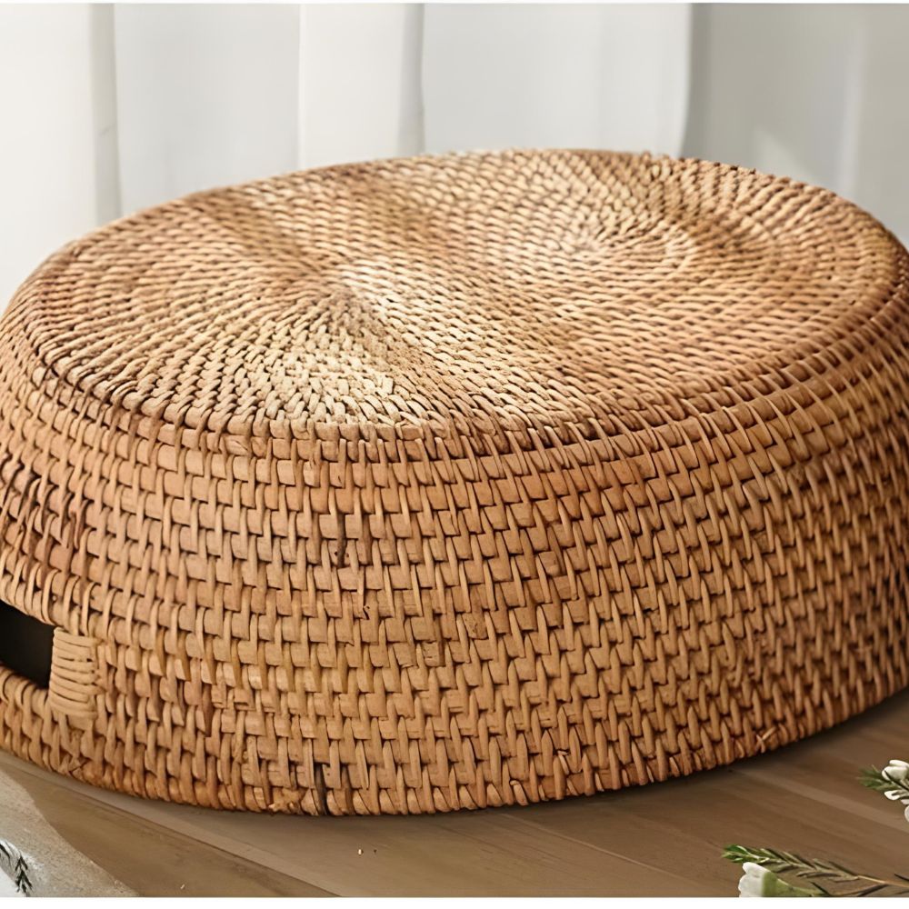 Handwoven Rattan Oval Tray for Organizing Fruits and Snacks