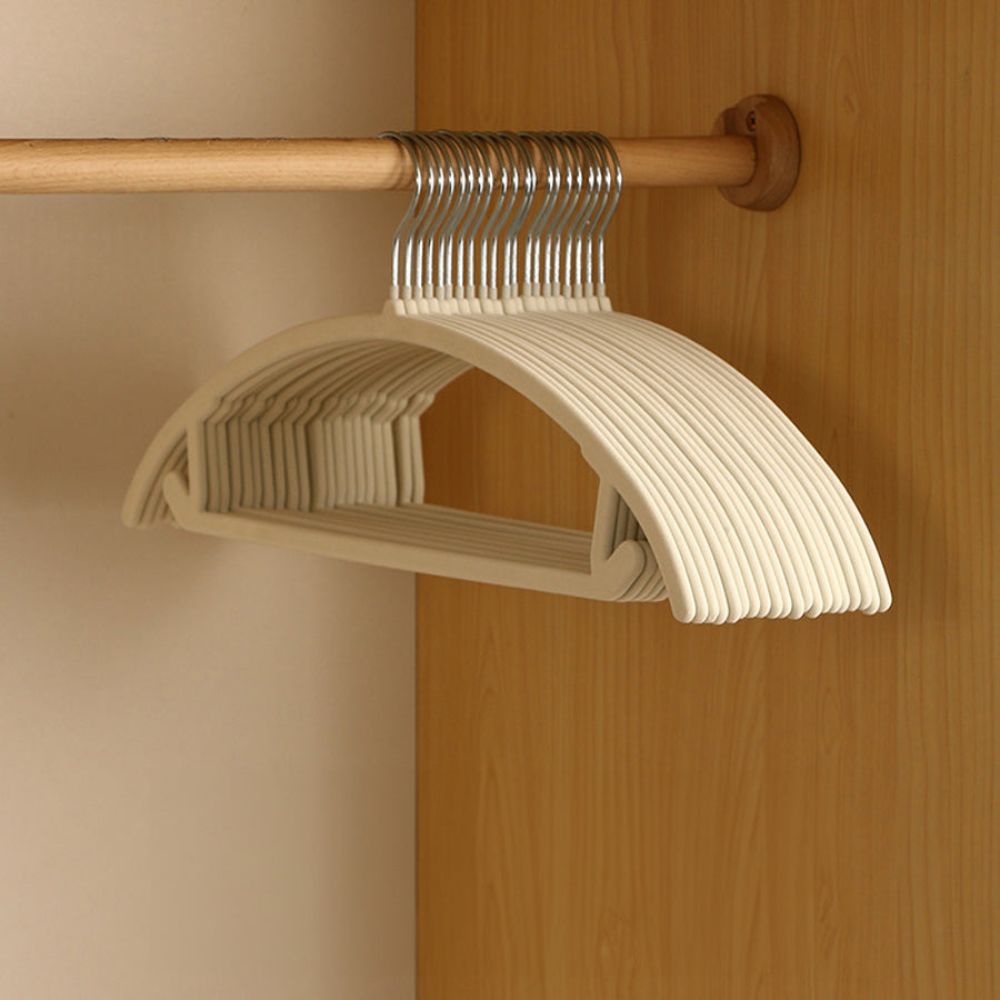 Non-Slip Velvet Curve Hangers for Wrinkle-Free Clothing