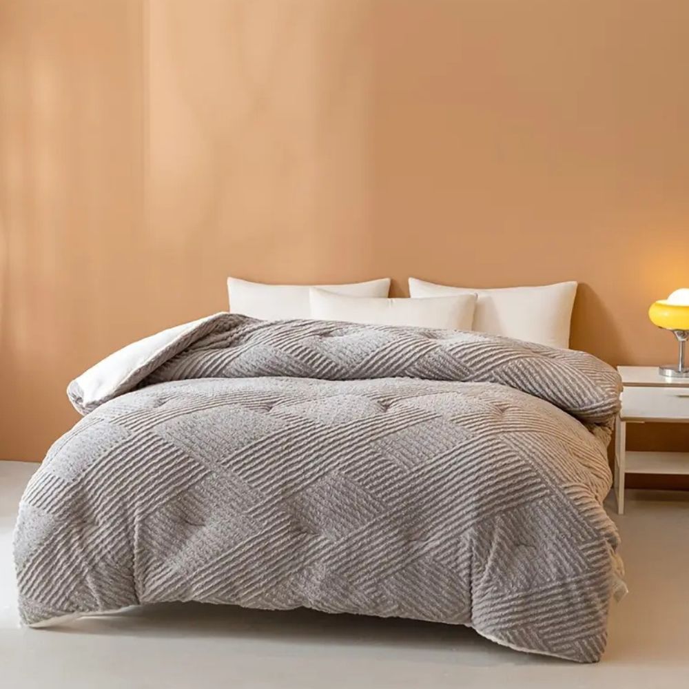 Chevron Plush Microfiber Blanket for Ultimate Comfort