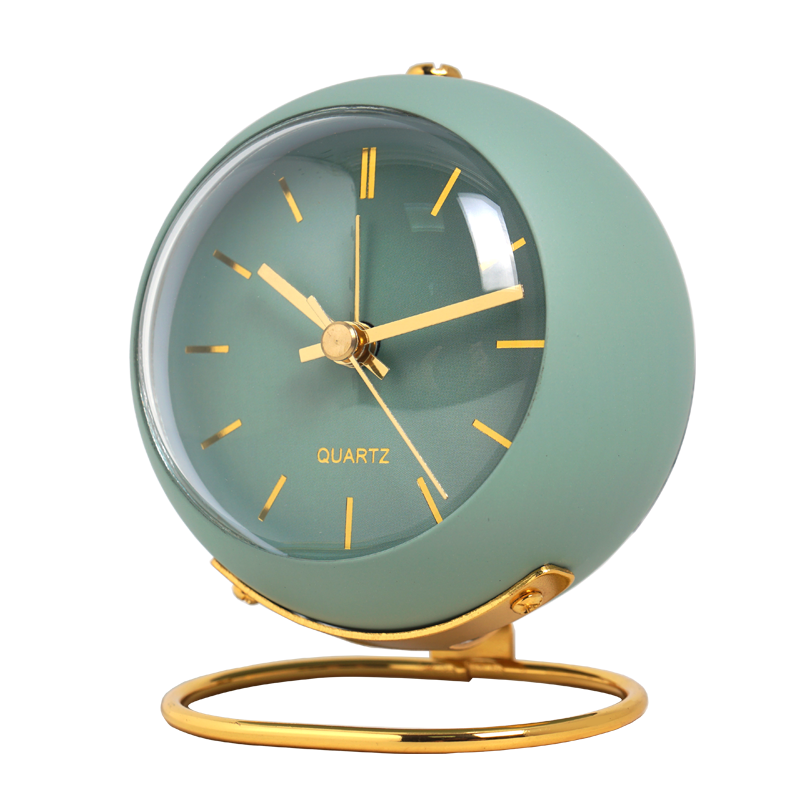 Minimalist Round Desk Clock with Vintage Charm