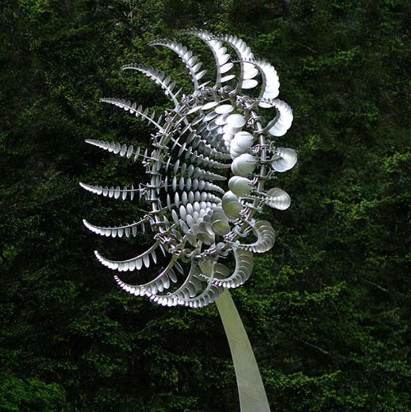 Metal Windmill Garden Decoration with Dual-Wind Movement