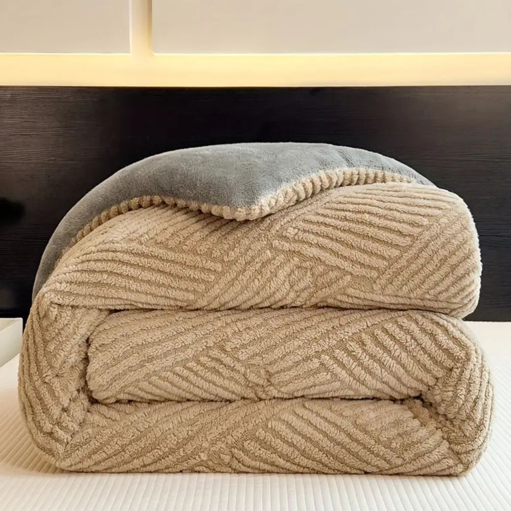 Chevron Plush Microfiber Blanket for Ultimate Comfort