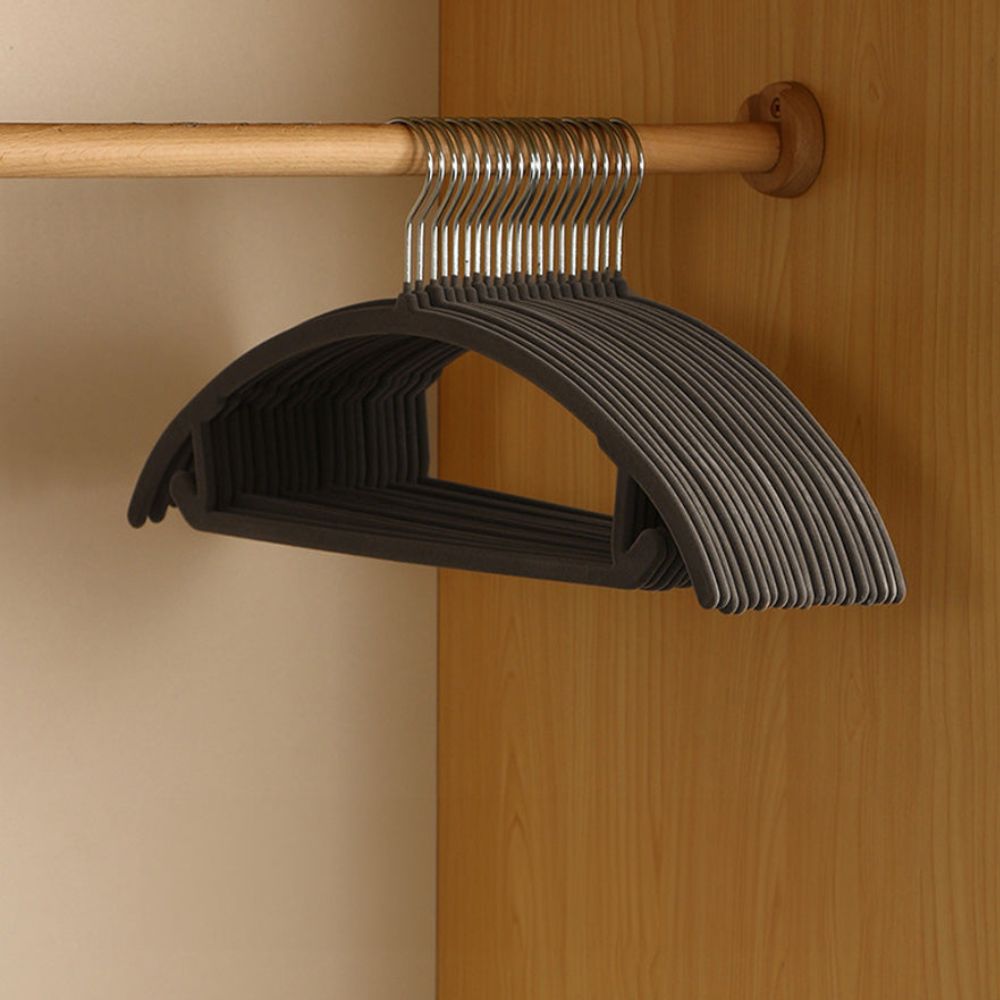 Non-Slip Velvet Curve Hangers for Wrinkle-Free Clothing