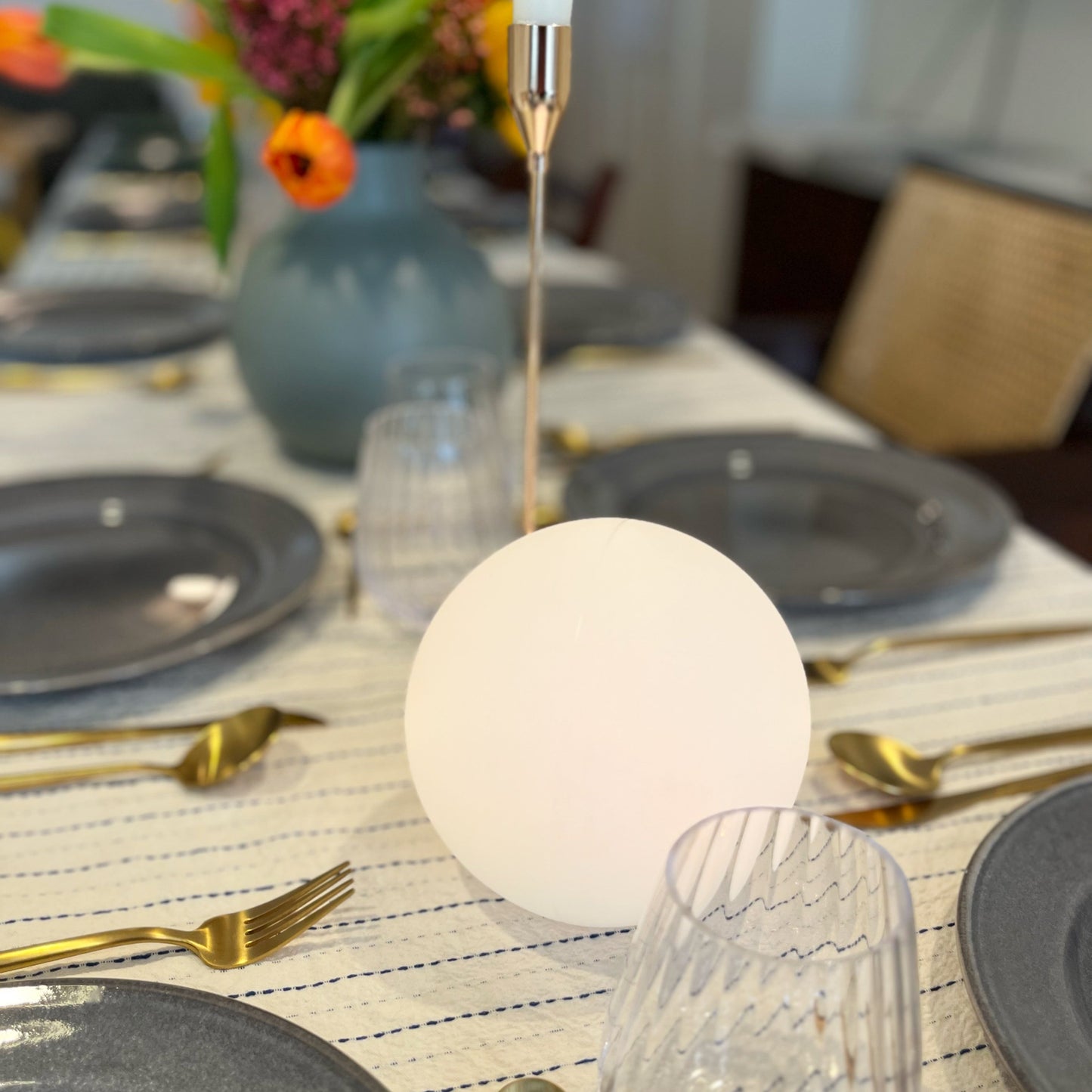 Wireless LED Table Lamp with 16 Color Options - Rechargeable Indoor and Outdoor Light