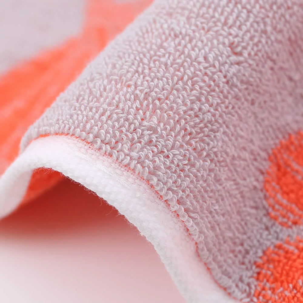 Ginkgo Leaf Cotton Bath Towel - Soft & Absorbent