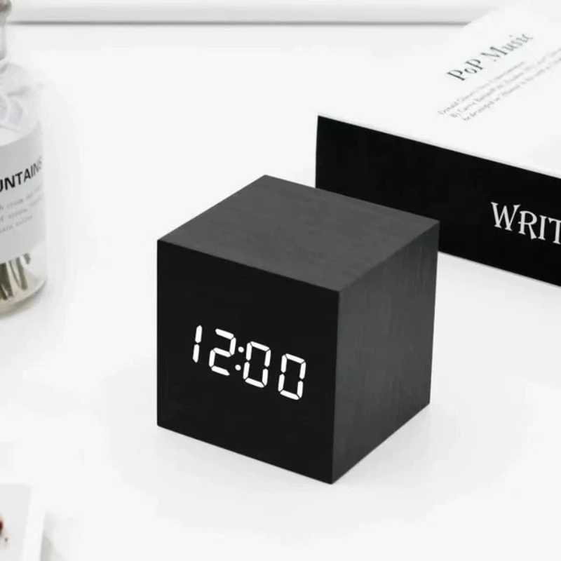 LED Cube Clock with Adjustable Brightness