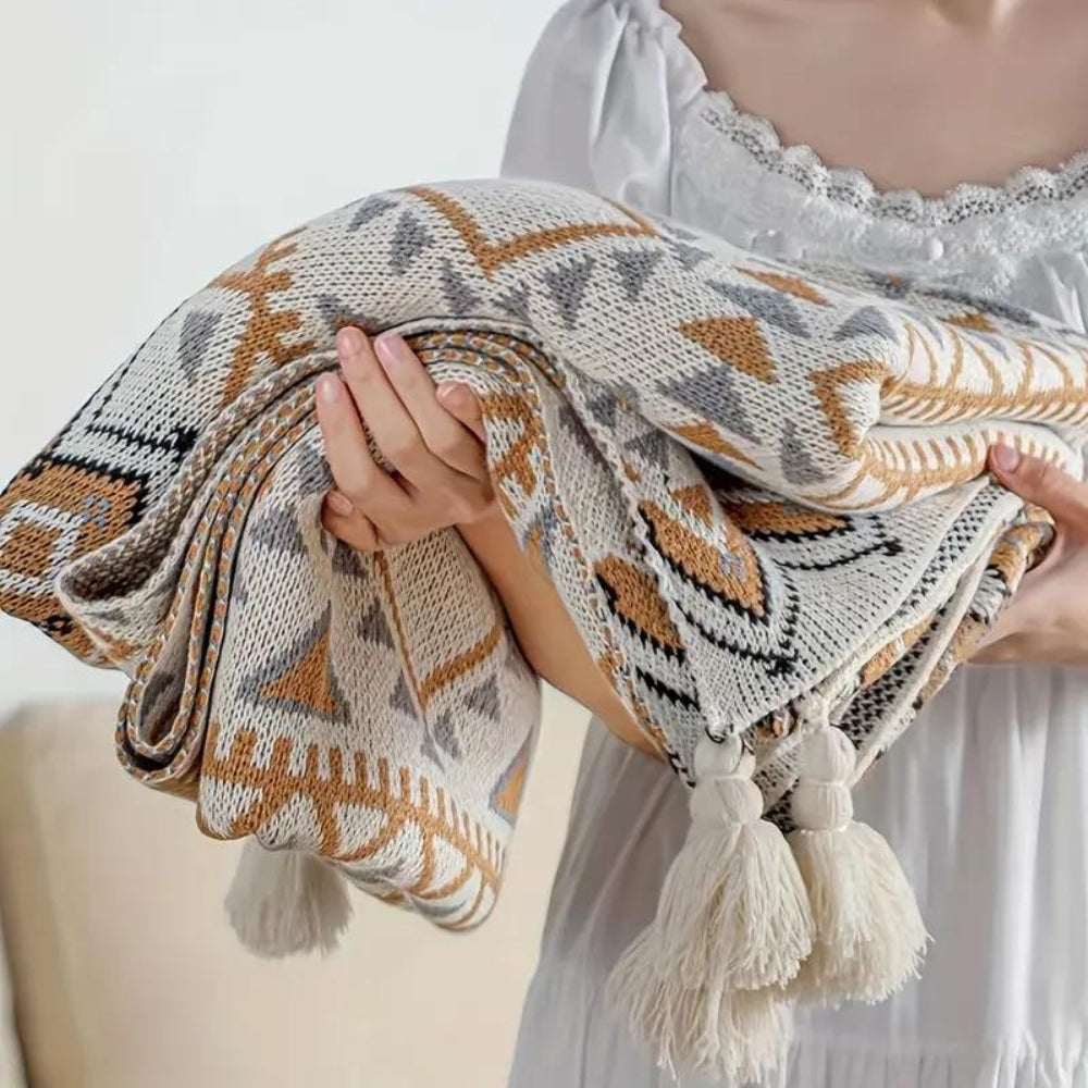 Boho Chic Tassel Blanket in Polyester-Cotton Blend