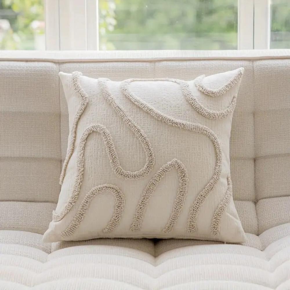 Tufted Floral Cushion Cover in Polyester-Cotton Blend