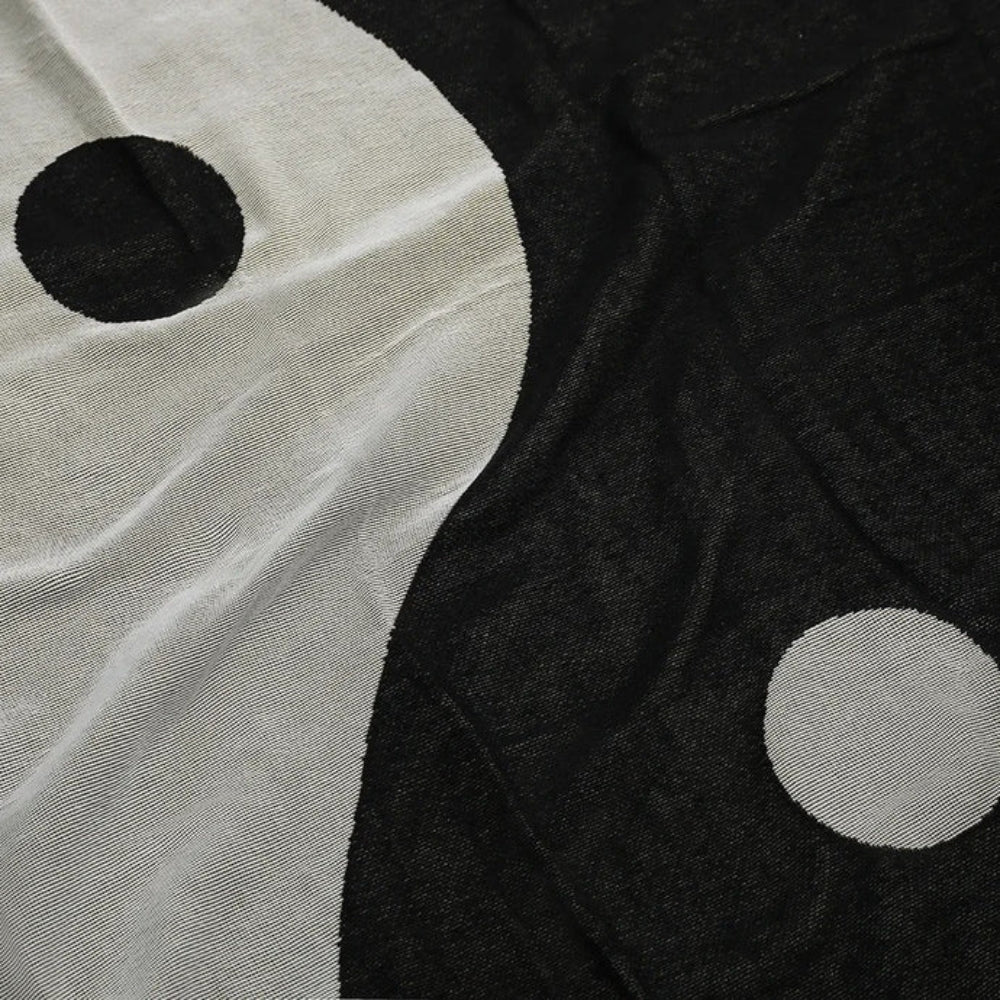 Yin Yang Jacquard Tapestry Throw Blanket