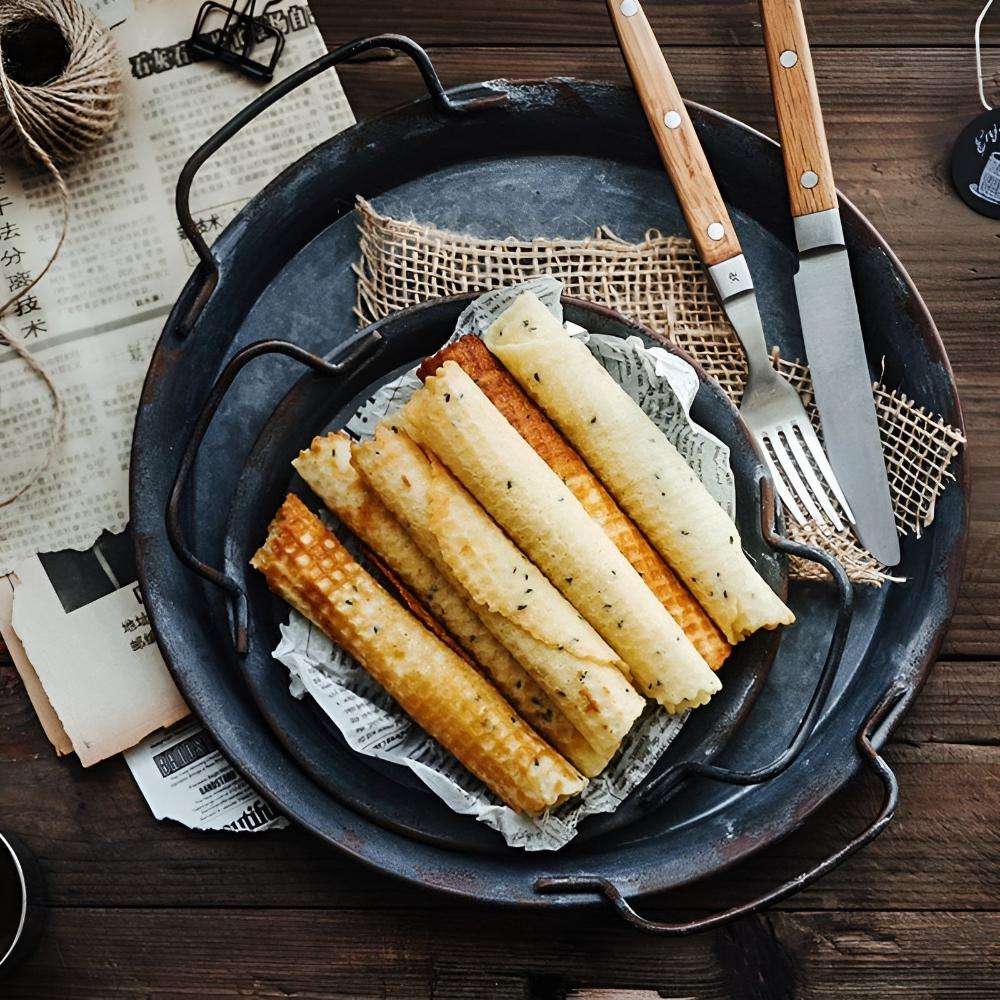 Retro Round Distressed Iron Serving Trays