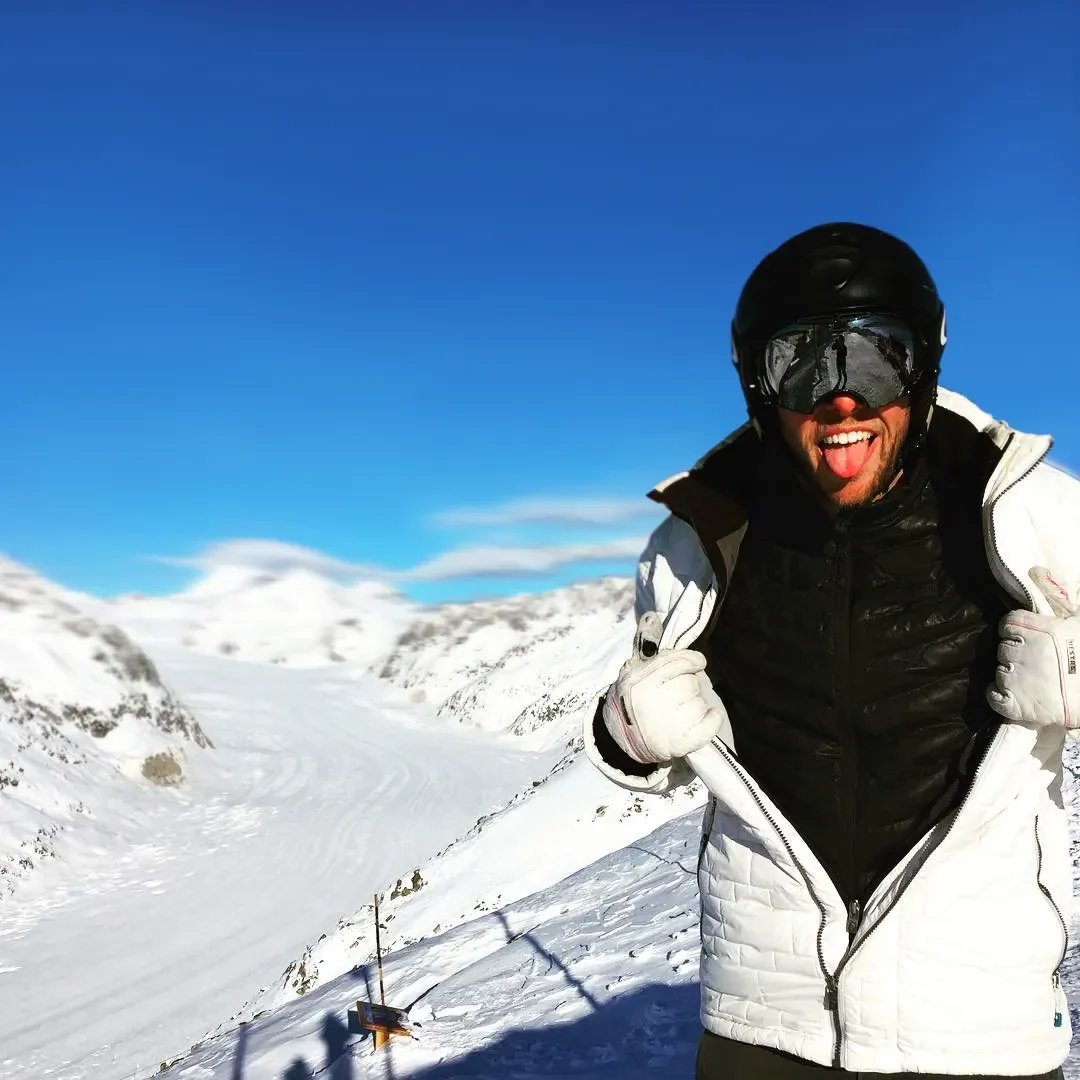 Heated Jacket with Adjustable Carbon Fiber Heating for Men and Women