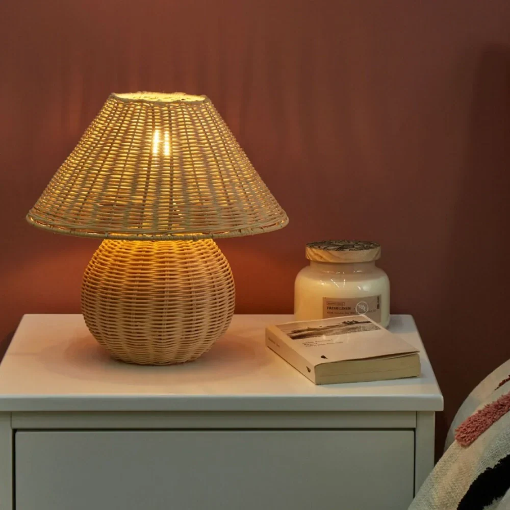 Eco-Friendly Bamboo Table Lamp - Minimalist Design