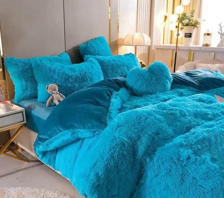 Luxury Plush Duvet Cover with Zipper Closure and Corner Straps
