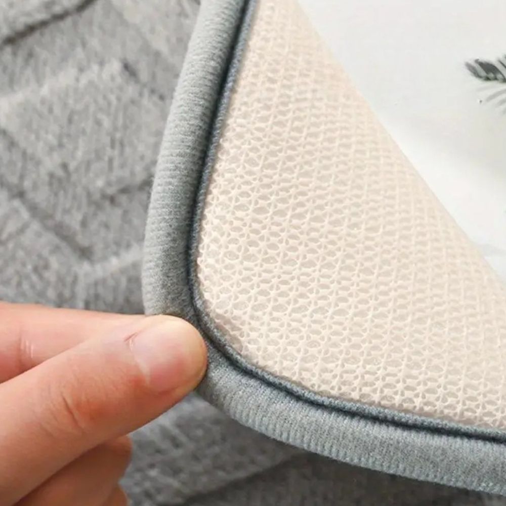 Ultra-Soft Diamond Jacquard Bath Mat