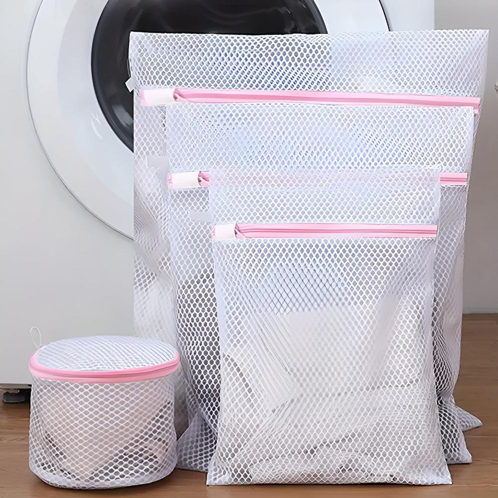 Zipped Mesh Laundry Bags for Delicates and Travel
