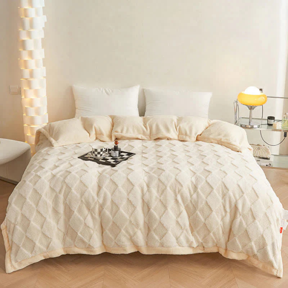 Soft Microfiber Diamond Pattern Comfort Blanket