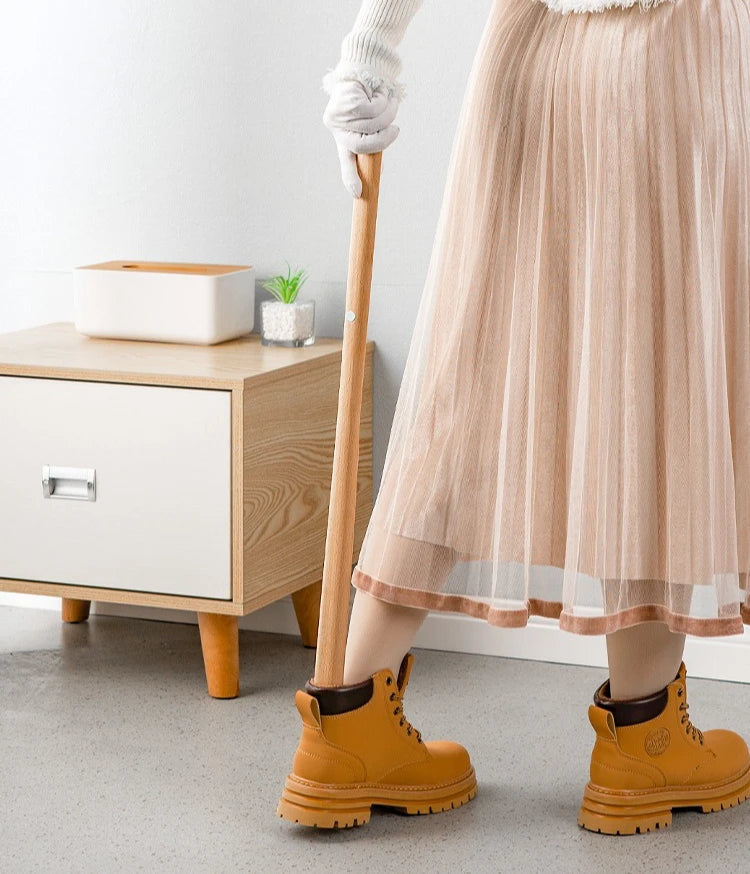 Ergonomic Long Handle Metal Shoe Horn