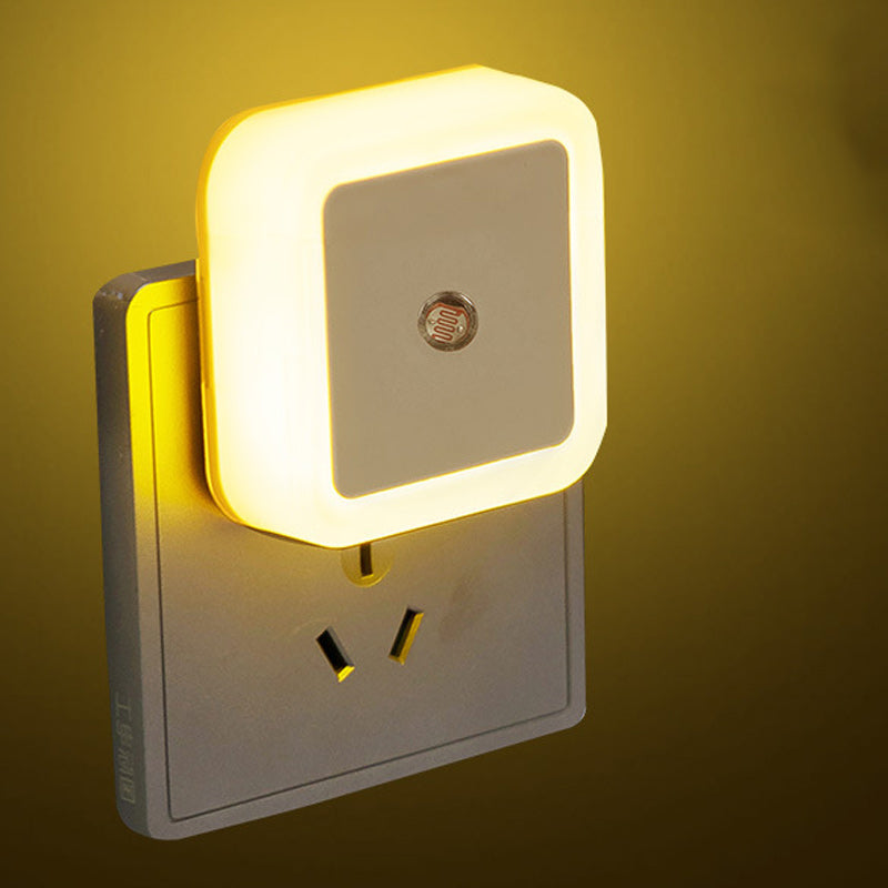 Light-Sensitive LED Night Light with Auto On/Off