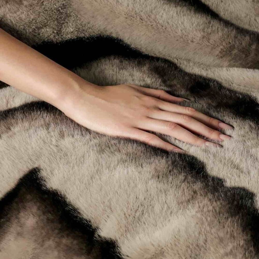 Luxurious Ruched Faux Rabbit Fur Throw Blanket