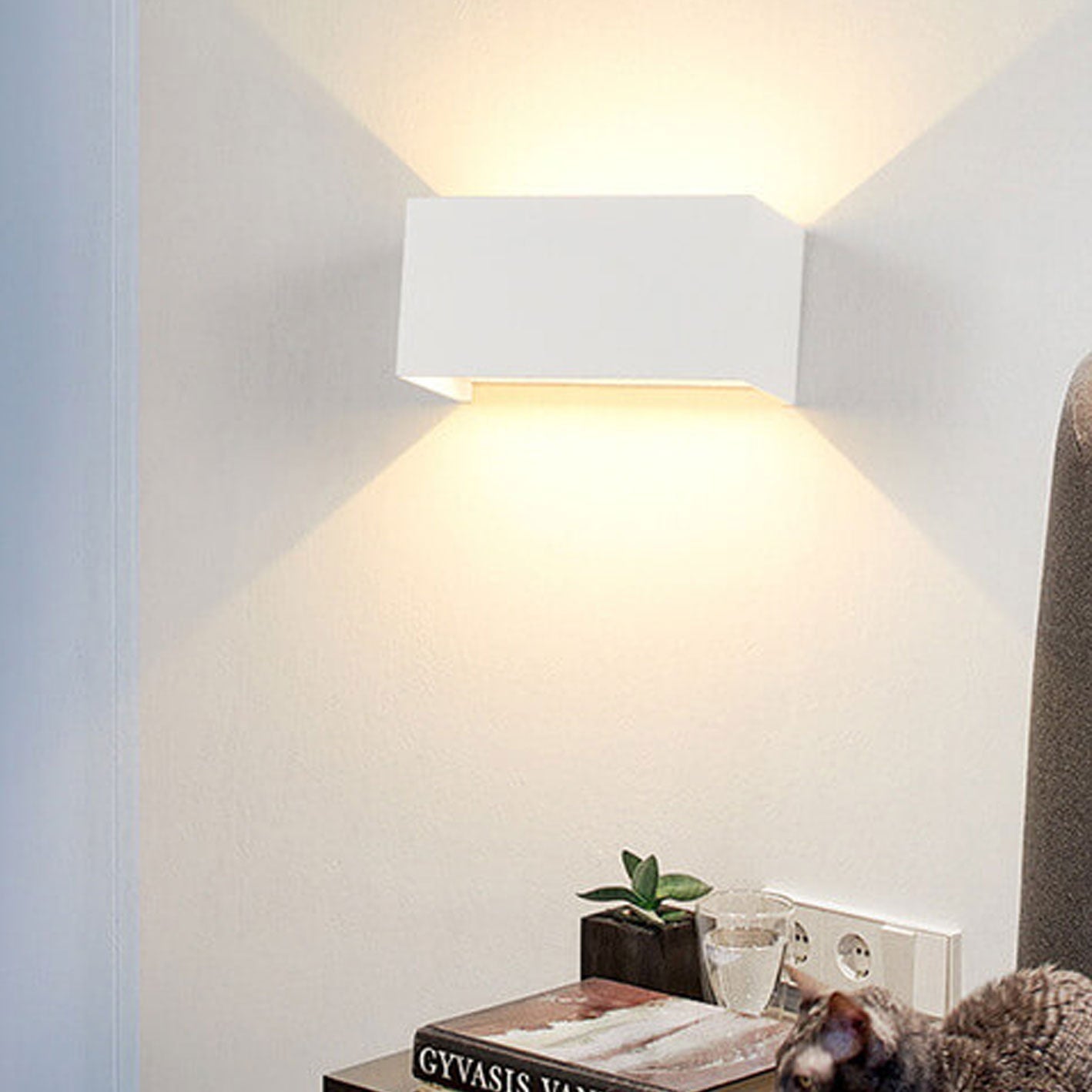 Modern Waterproof Rectangular LED Wall Light for Outdoor Use