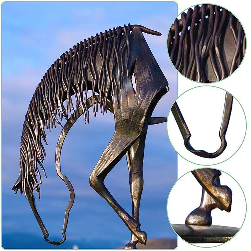 Handcrafted Metal Horse Sculpture for Garden Decoration