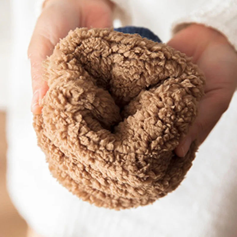 Snow Pattern Plush Warm Socks with Non-Slip Grip