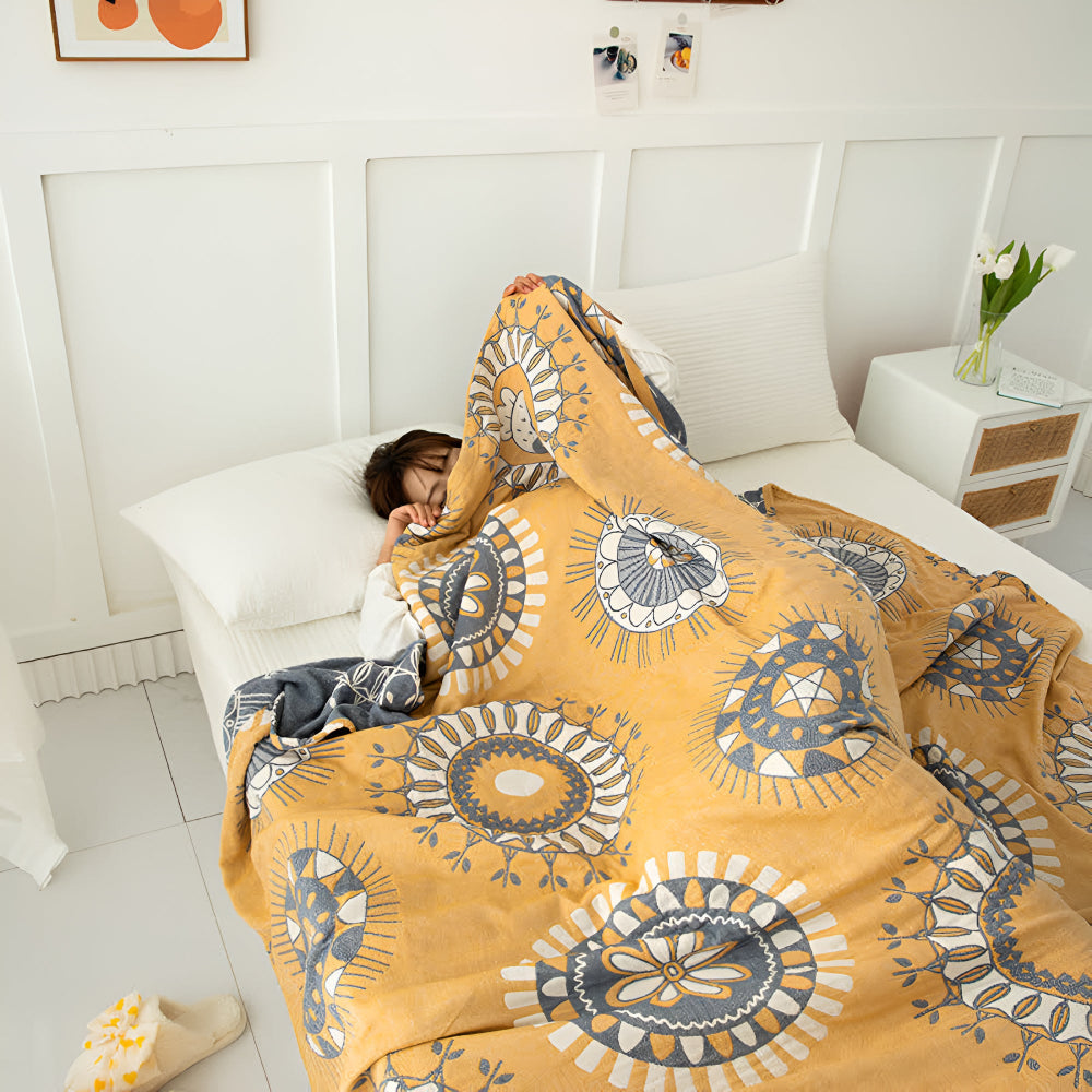 Radiant Circles Cotton Blanket - Eco-Friendly Mandala Design