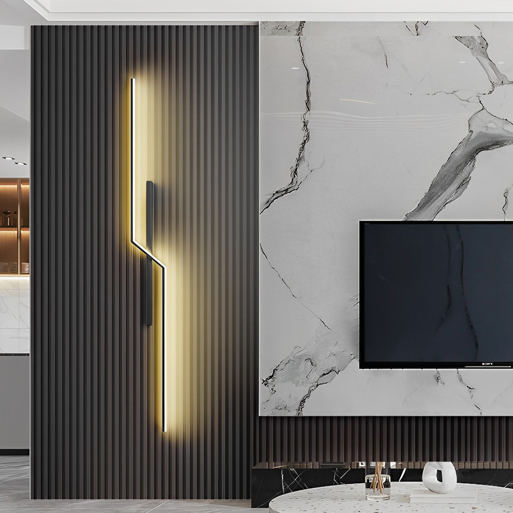 Modern Minimalist LED Wall Lamp in Black and Gold