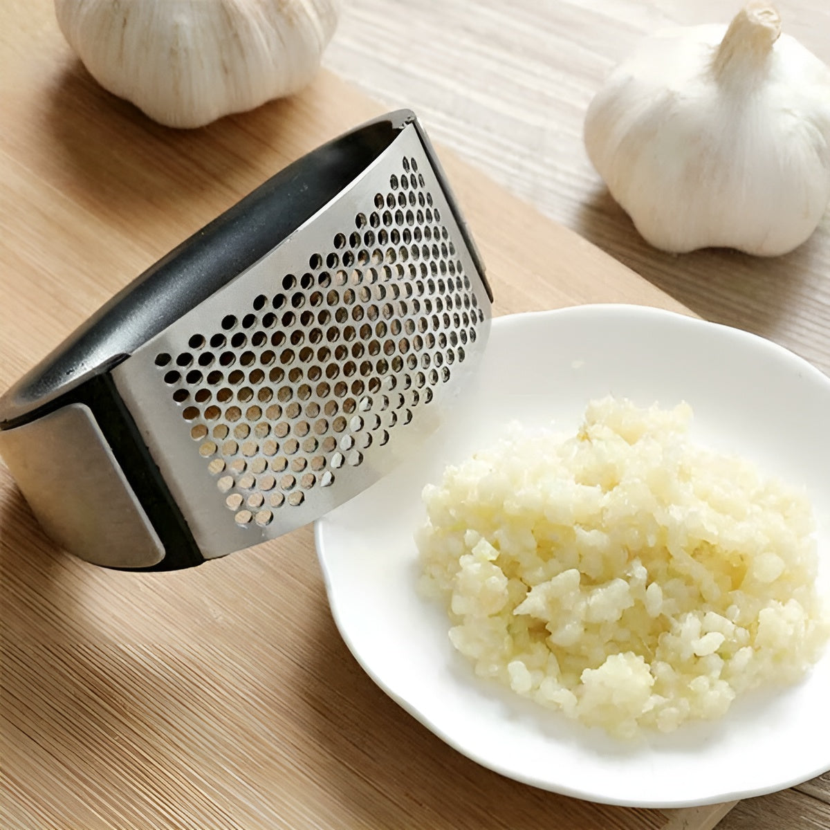 Stainless Steel Garlic Squeezer for Effortless Mincing