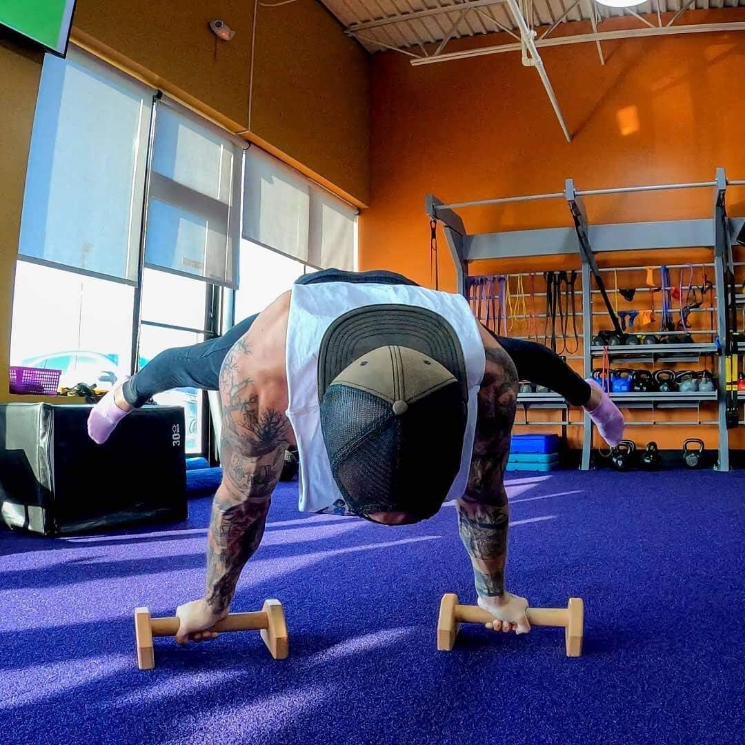 Wooden Push-Up Bars for Calisthenics - Non-Slip Ergonomic Stands
