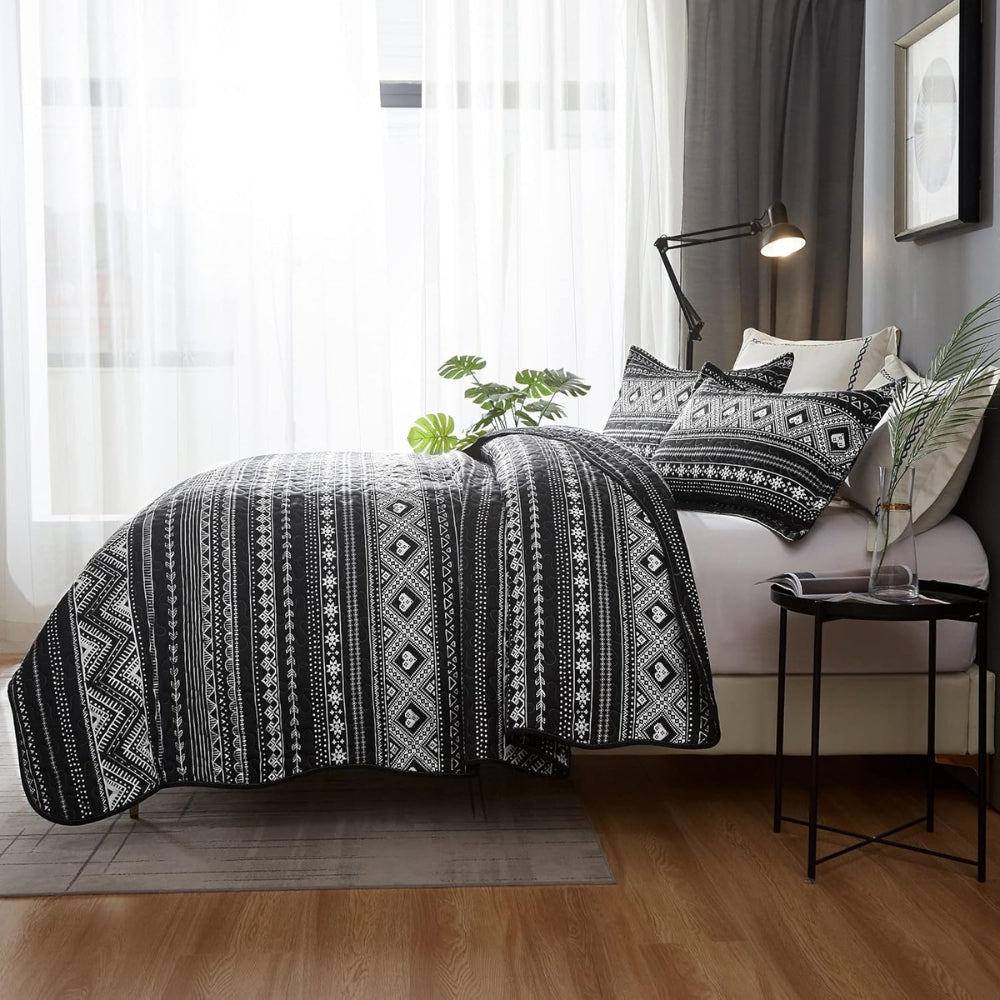 Modern Boho Geometric Duvet Cover Set in Black and White