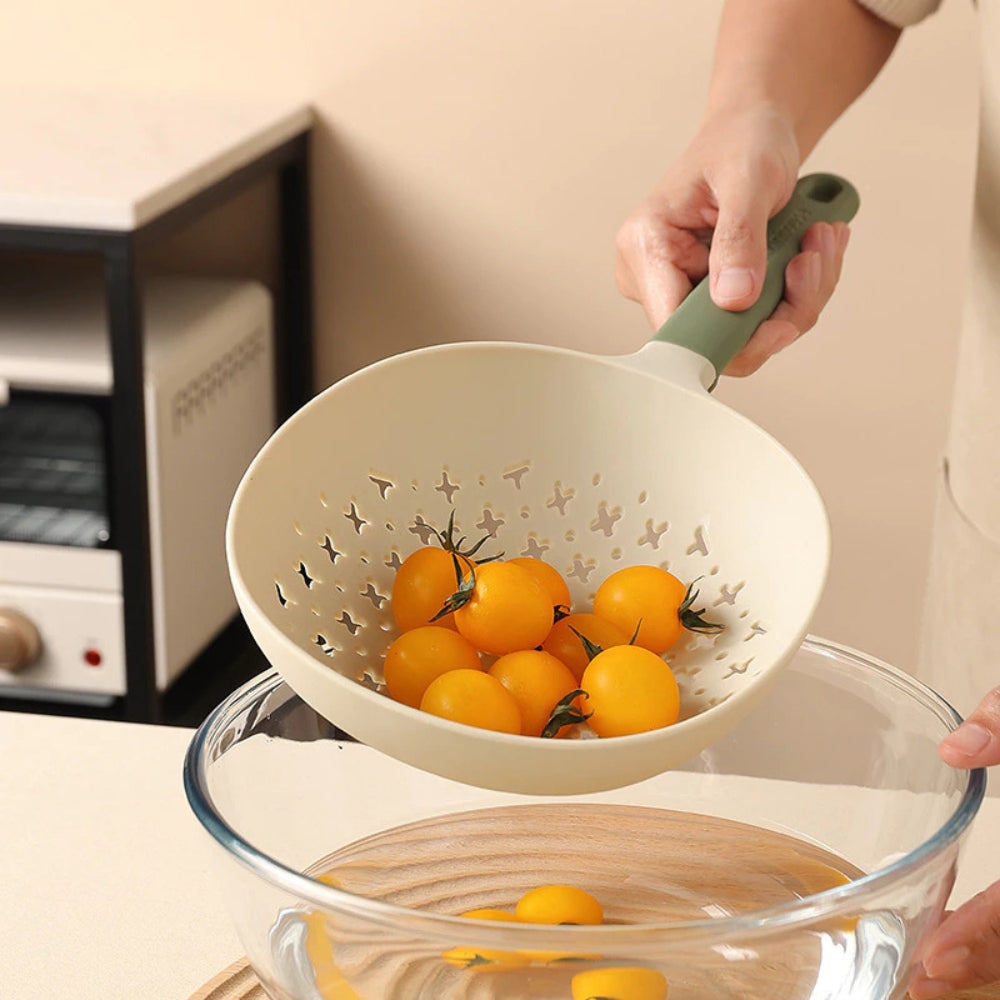 Heat-Resistant Plastic Colander Spoon with Long Handle