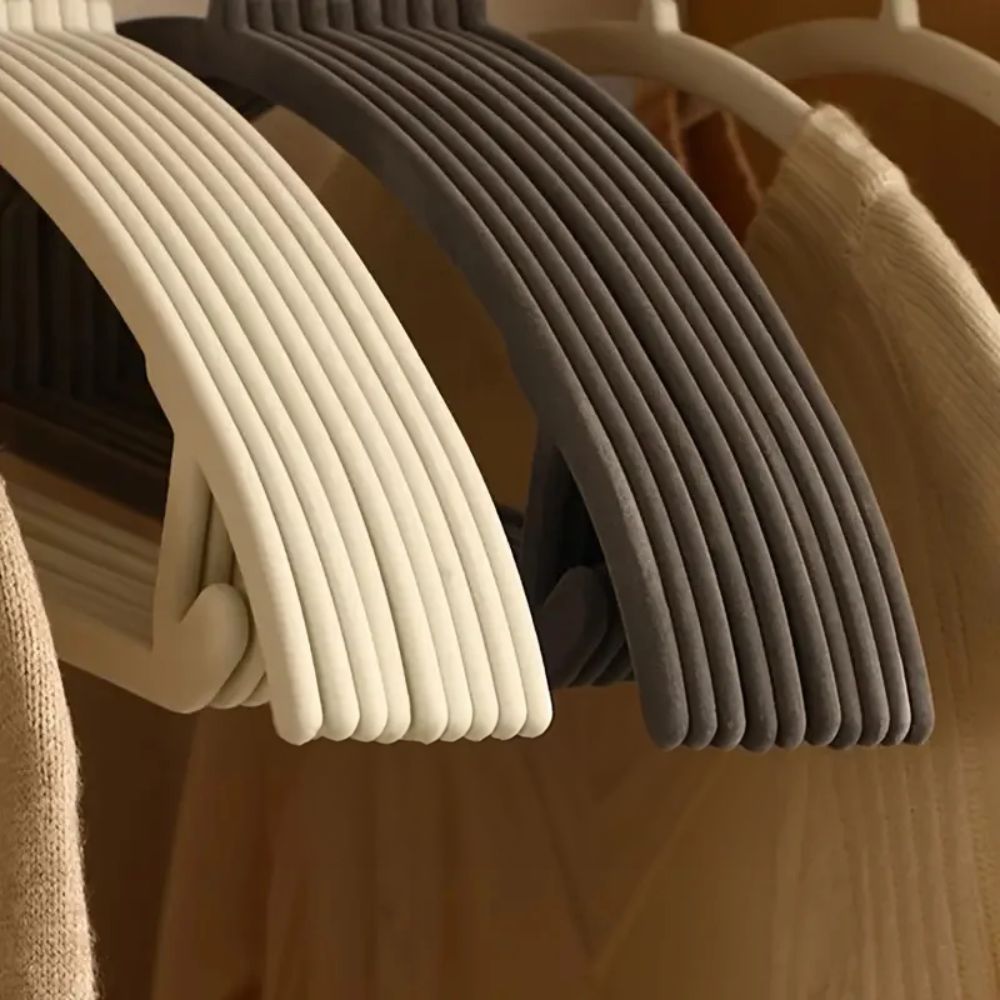 Non-Slip Velvet Curve Hangers for Wrinkle-Free Clothing