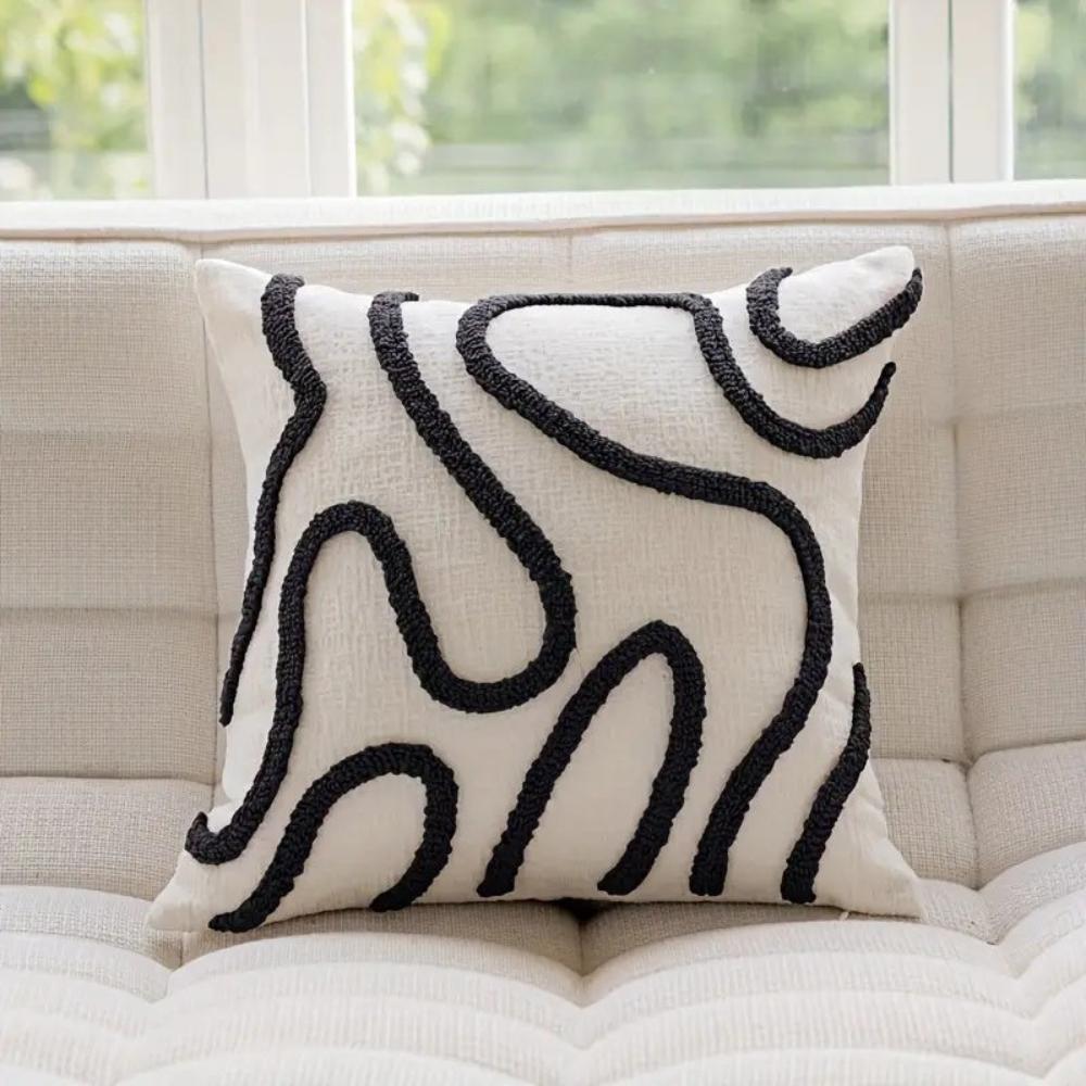 Tufted Floral Cushion Cover in Polyester-Cotton Blend