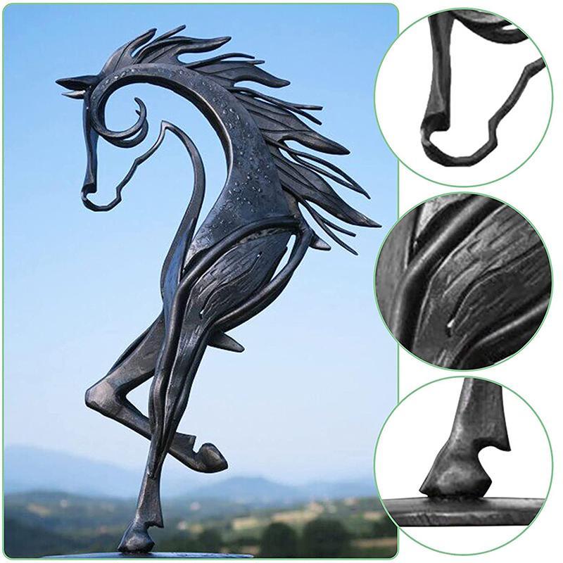 Handcrafted Metal Horse Sculpture for Garden Decoration