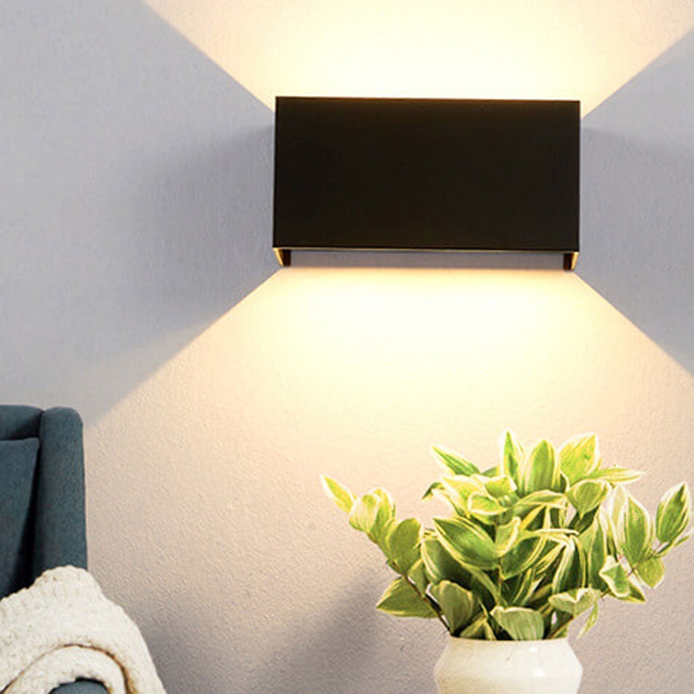 Modern Waterproof Rectangular LED Wall Light for Outdoor Use